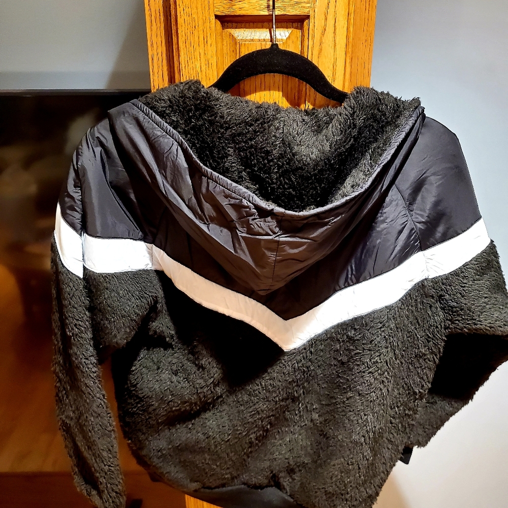 Boys warm jacket size 14/16 - Picture 5 of 10